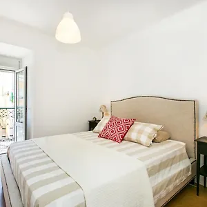  Appartement Belem! Charming 2 Bedroom W Terrace, Wifi & Free Street Parking